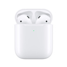 Наушники AirPods с беспроводным зарядным футляром.